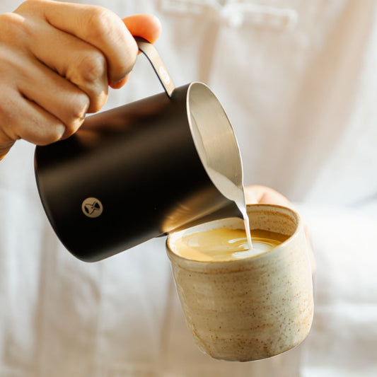 TIMEMORE DARUMA MILK PITCHER 380ML - BLACK